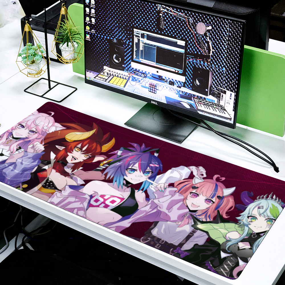 Custom mousepad size comparison – from 25x30cm desk mat to 50x100cm XL gaming pad